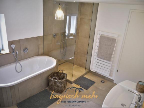 Ihre Ferienwohnung Bayrisch Mehr... Gstadt am Chiemsee Kamer foto